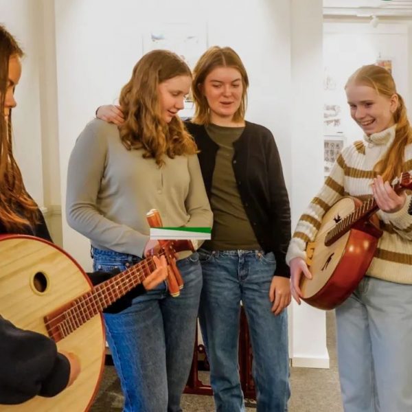 哥本哈根中国文化中心举办“青年使者·天人合一”主题活动，探索人与自然和谐共生