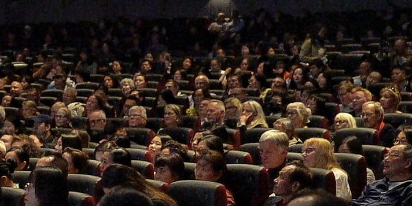 《悬崖之上》“哥本哈根亚洲电影节”压轴上映 —— 艺谋导演期盼通过电影促进中丹交流
