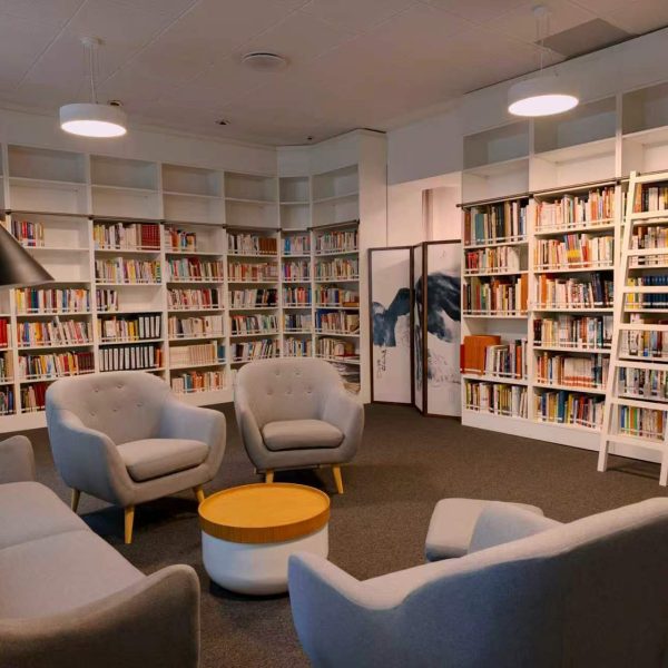 Over 2,000 Chinese and English books to borrow for free at the China Cultural Center in Copenhagen!